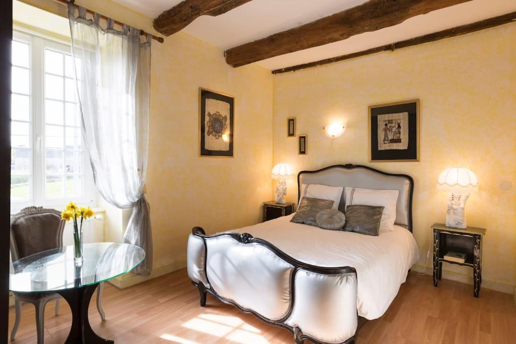 Chambres D'Hotes - Les Palmiers Corseul Buitenkant foto