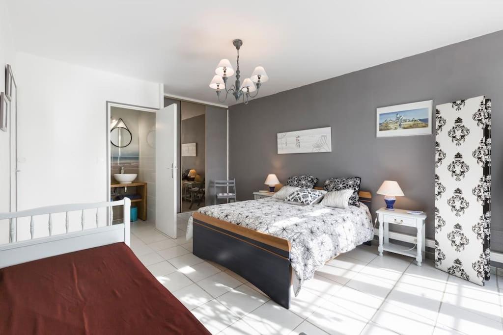 Chambres D'Hotes - Les Palmiers Corseul Buitenkant foto